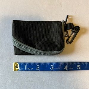 Tom Bihn ghost whale pouch, super mini black with northwest sky color zipper